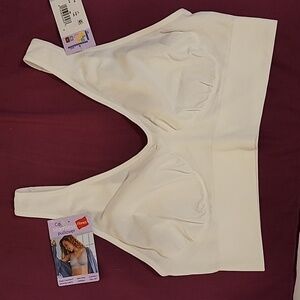 Hanes Cozy seamless bra Lg